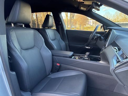 Used 2025 Lexus RX 350 350 TECH PKG/BLIND SPOT/PARK A w/ Technology Package image 17