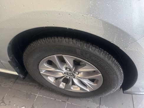 Used 2021 Toyota Sienna XLE FWD image 6