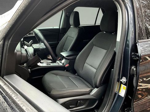 Used 2023 Ford Explorer XLT image 20