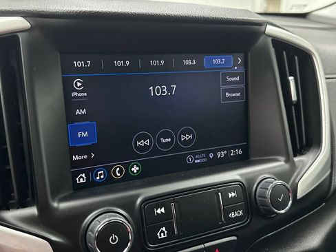 Used 2024 GMC Terrain SLT AWD/4WD image 28