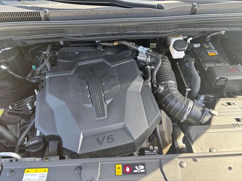 Used 2026 Kia Carnival FWD image 31