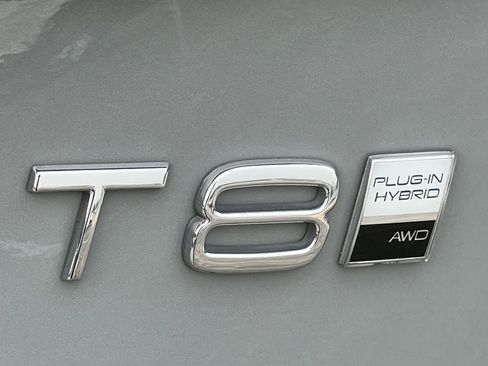 Used 2025 Volvo XC90 T8 Ultra w/ Protection Package Premier AWD/4WD image 11