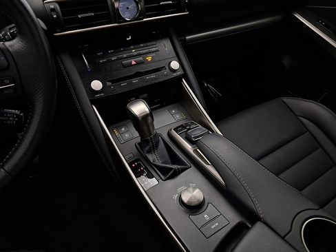 Used 2017 Lexus IS 350 F Sport image 32