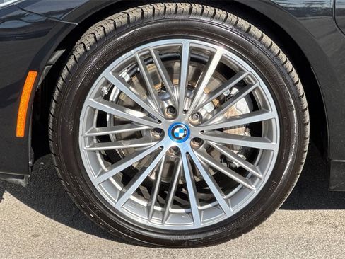 Used 2019 BMW 530e w/ Convenience Package image 33