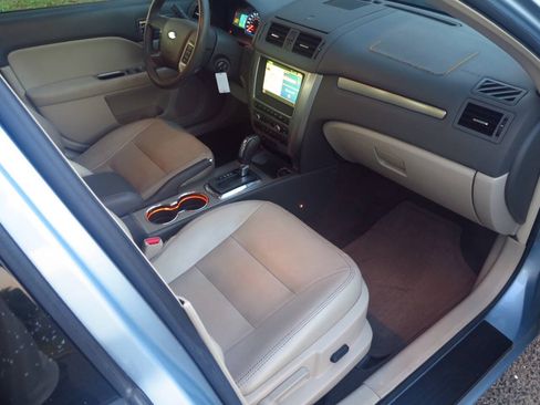 Used 2010 Ford Fusion Hybrid FWD image 17