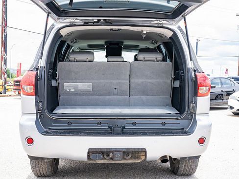 Used 2017 Toyota Sequoia SR5 w/ Premium Package RWD image 12