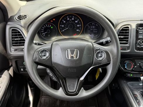 Used 2018 Honda HR-V LX image 11