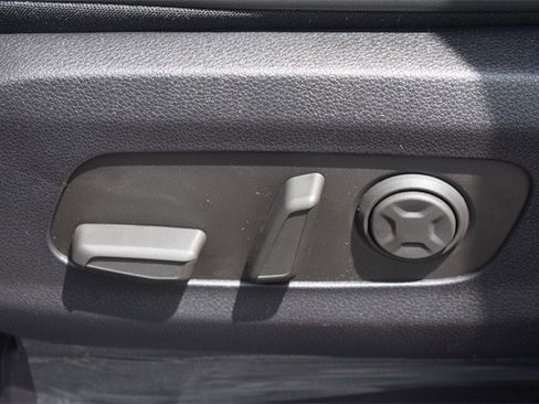 New 2026 Kia Carnival EX image 22