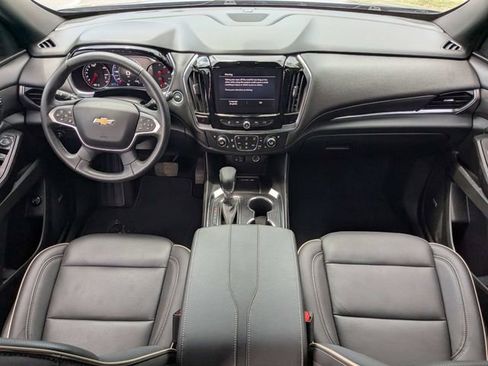 Used 2023 Chevrolet Traverse Premier FWD image 16