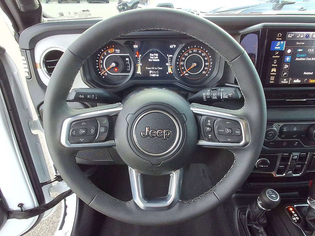 Used 2026 Jeep Wrangler Unlimited Sahara AWD/4WD image 22
