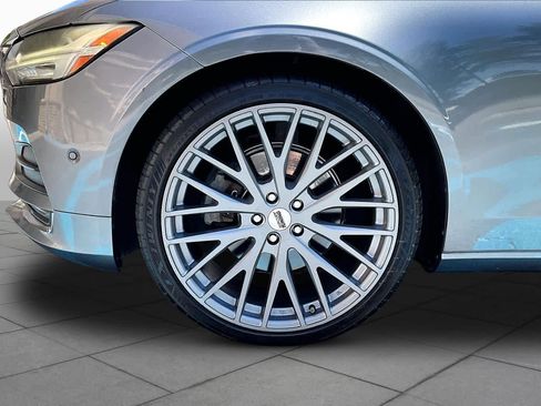Used 2017 Volvo S90 T5 Momentum w/ Vision Package FWD image 11
