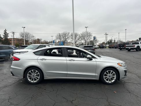Used 2019 Ford Fusion SE image 9