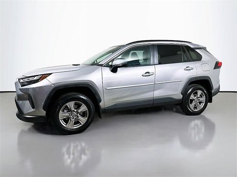 Used 2022 Toyota RAV4 XLE image 3
