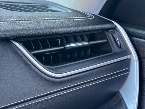 Used 2022 Jeep Grand Cherokee L Limited RWD image 29