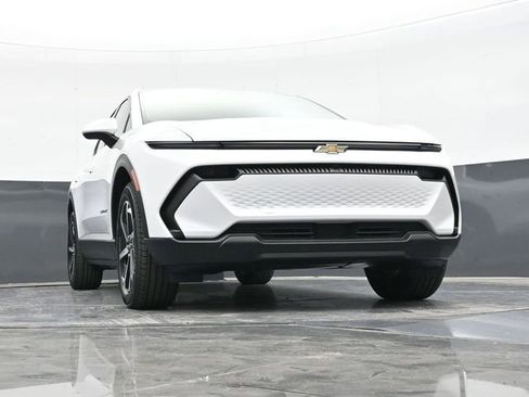 New 2026 Chevrolet Equinox EV LT image 50