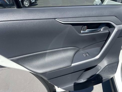 Used 2021 Toyota RAV4 XLE Premium image 22