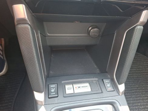 Used 2017 Subaru Forester 2.5i Touring AWD/4WD image 25