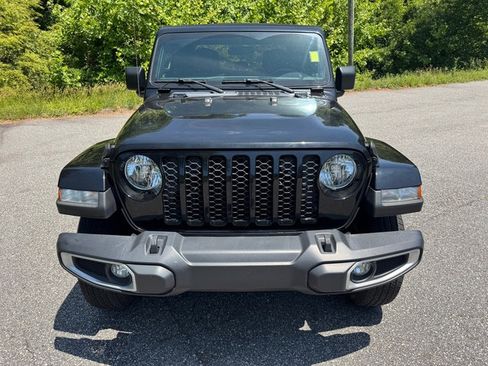 Used 2023 Jeep Gladiator Sport AWD/4WD image 3