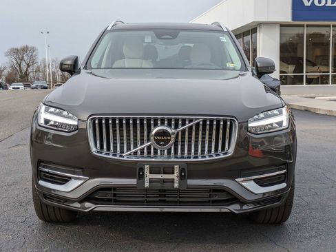 Certified 2024 Volvo XC90 T8 Plus AWD/4WD image 9