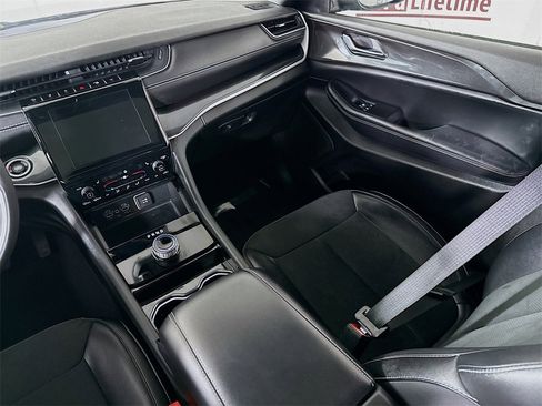 Used 2023 Jeep Grand Cherokee Altitude image 26