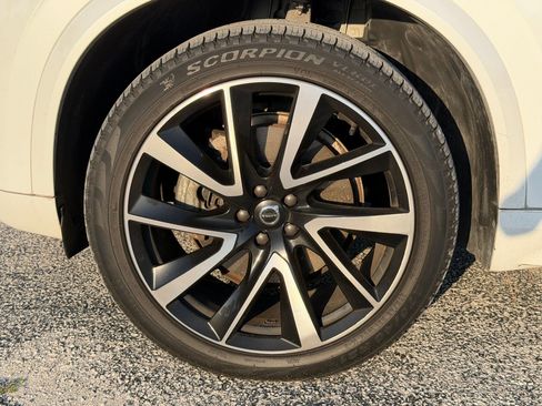 Used 2020 Volvo XC90 T6 Momentum w/ Protection Package Premier AWD/4WD image 9