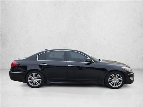 Used 2012 Hyundai Genesis 3.8 w/ Premium Pkg image 4