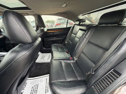 Used 2013 Lexus ES 300h w/ Luxury Pkg FWD image 22
