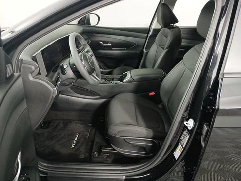 Used 2025 Hyundai Tucson SE image 9