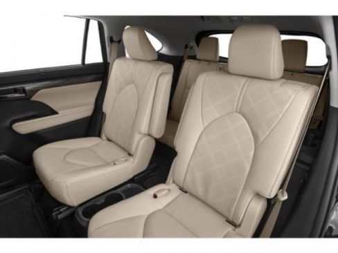 Certified 2021 Toyota Highlander Platinum AWD/4WD image 13