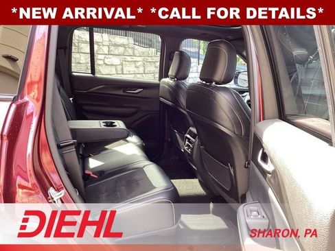 Used 2023 Jeep Grand Cherokee Limited w/ Luxury Tech Group II AWD/4WD image 9