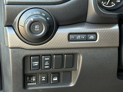Used 2023 Nissan Titan PRO-4X w/ Pro-4x Convenience Package AWD/4WD image 21
