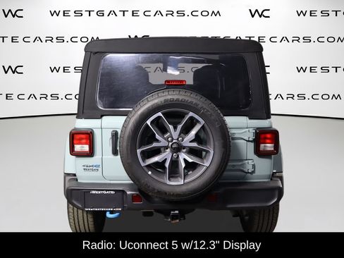 Used 2024 Jeep Wrangler Unlimited AWD/4WD image 4