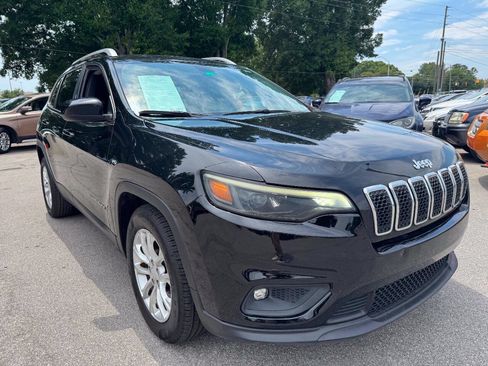 Used 2019 Jeep Cherokee Latitude w/ Popular Appearance Group FWD image 5