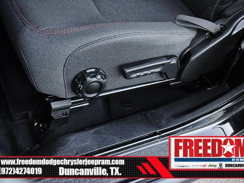 Used 2024 Jeep Wrangler Rubicon AWD/4WD image 33