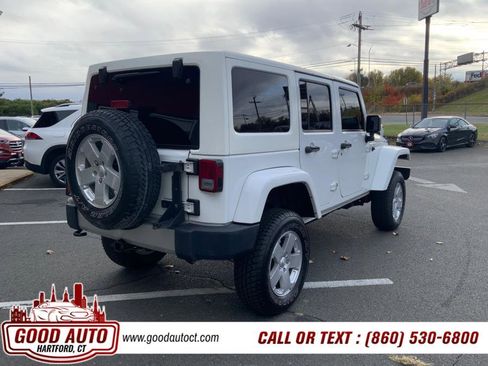 Used 2012 Jeep Wrangler Unlimited Sahara w/ Connectivity Group AWD/4WD image 15