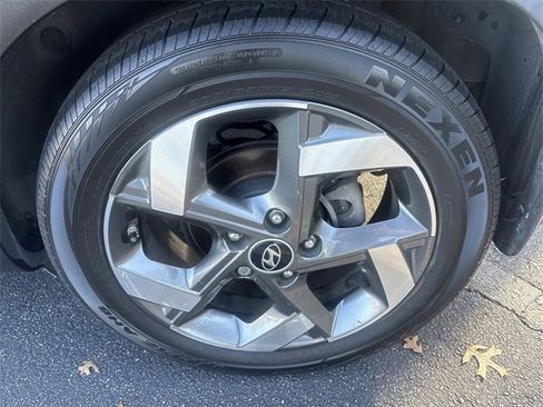 Used 2022 Hyundai Venue SEL w/ Cargo Package image 22