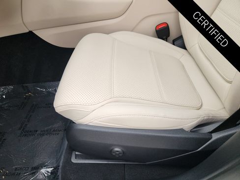 Certified 2025 Mercedes-Benz GLC 300 image 25