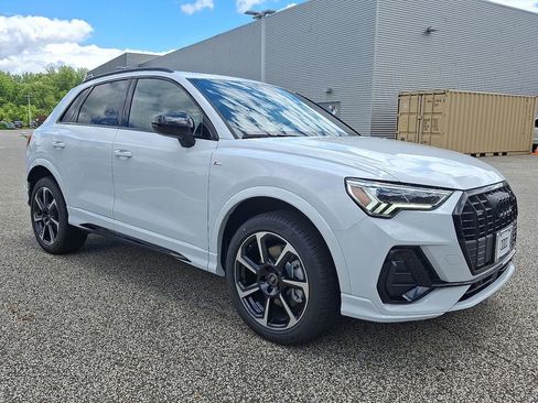 Used 2025 Audi Q3 2.0T Premium Plus w/ Premium Plus Package image 2