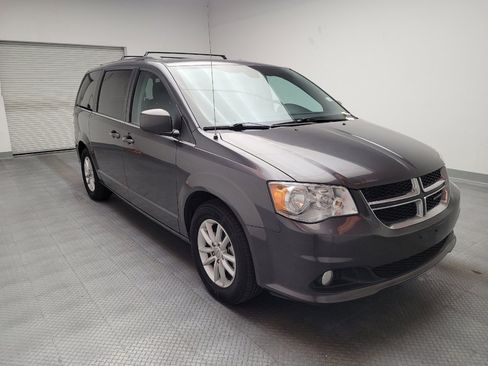 Used 2019 Dodge Grand Caravan SXT image 13