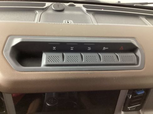 Certified 2023 Ford Bronco Outer Banks w/ Sasquatch Package AWD/4WD image 18