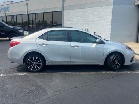 Used 2018 Toyota Corolla SE w/ Carpet Mat Package (TMS) FWD image 4