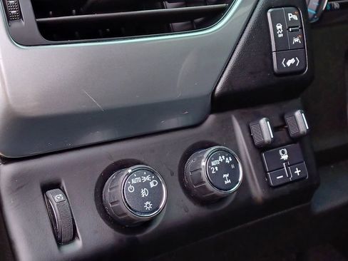 Used 2019 Chevrolet Tahoe LT w/ Luxury Package image 13