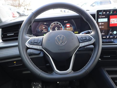 New 2026 Volkswagen Tiguan SE image 15