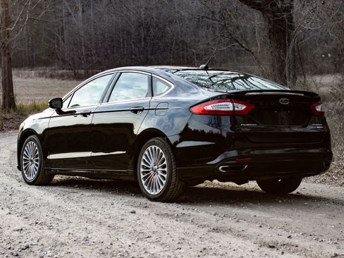 Used 2016 Ford Fusion Titanium image 3
