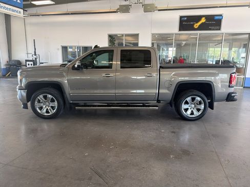 Used 2017 GMC Sierra 1500 SLT AWD/4WD image 2