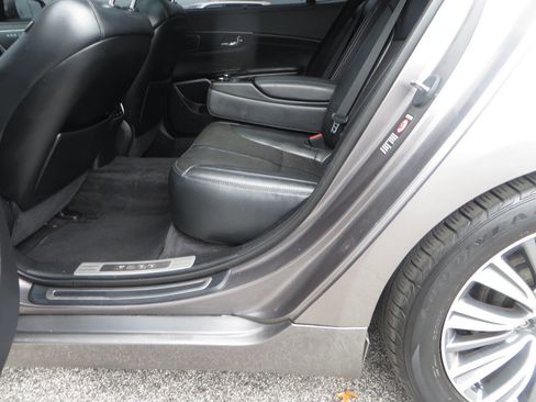 Used 2016 Kia K900 Luxury image 15