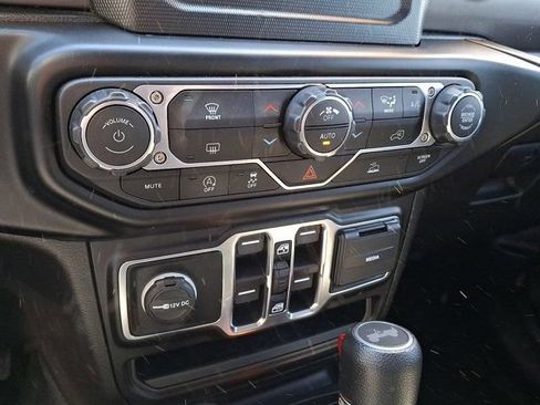 Certified 2022 Jeep Wrangler Unlimited Willys image 19