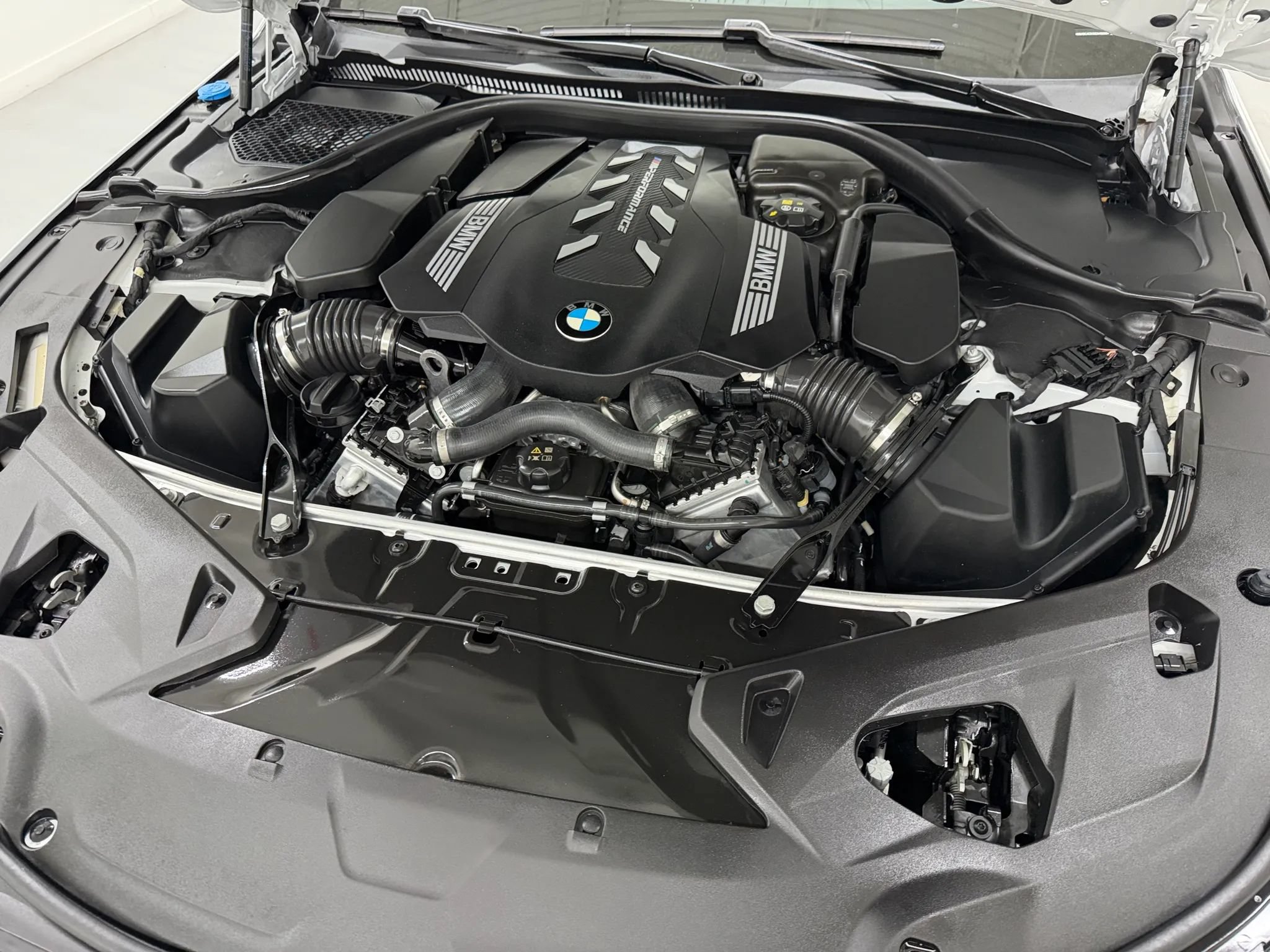 Used 2024 BMW M850i xDrive Coupe AWD/4WD image 95