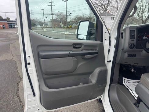 Used 2019 Nissan NV 3500 S image 28