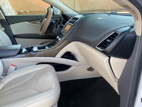 Used 2019 Lincoln Nautilus Reserve FWD image 44